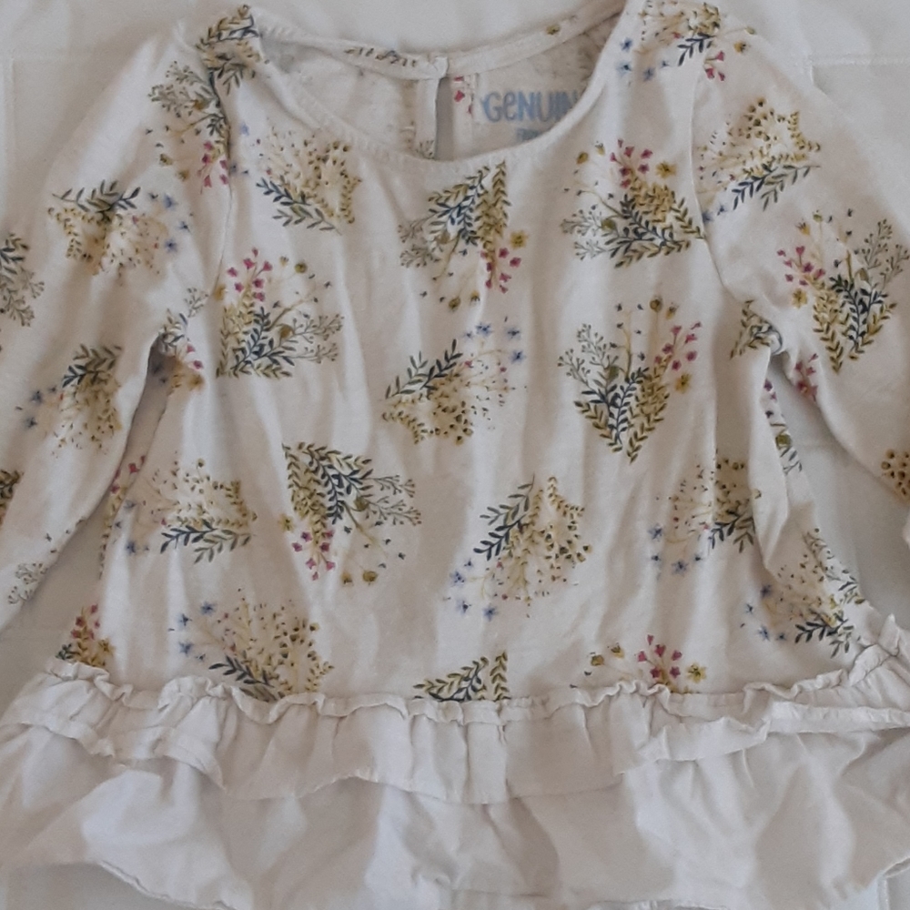 Long Sleeve Floral Top With Ruffled Hem. Size 3T.
